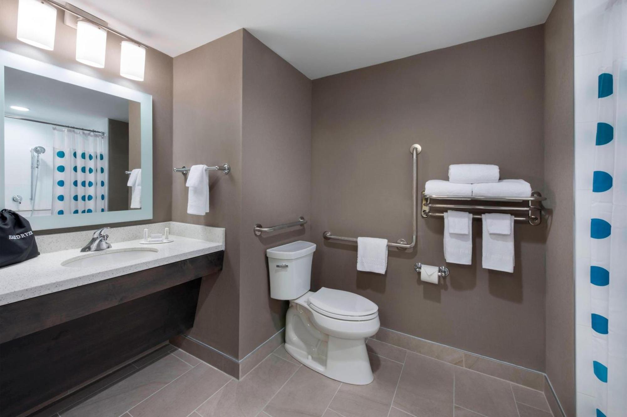 Towneplace Suites By Marriott Ottawa Kanata Exterior photo